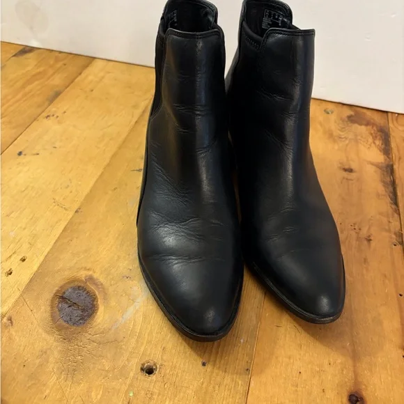 Clarks Ankle Charming Lola Women’s Booties Boots SZ 8 M, Black Leather Pointed - Picture 10 of 15